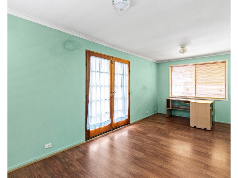 24 Kerrison Avenue, St Albans VIC 3021