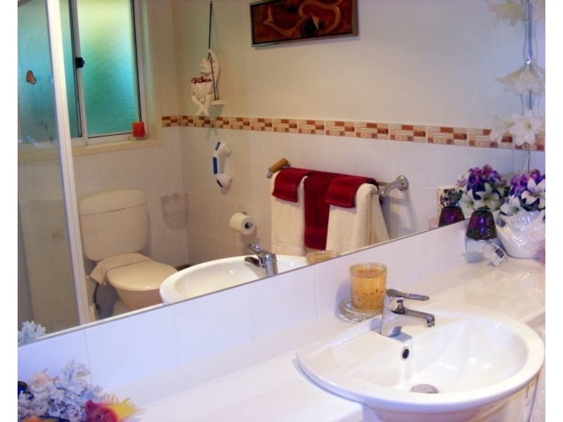 2 Glen Mia Drive, Bega NSW 2550