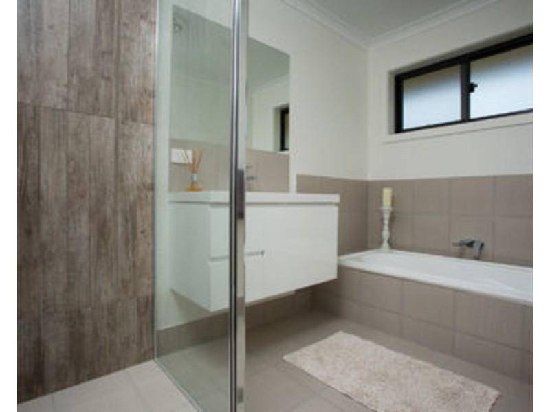 5 Denison Close, Bega NSW 2550
