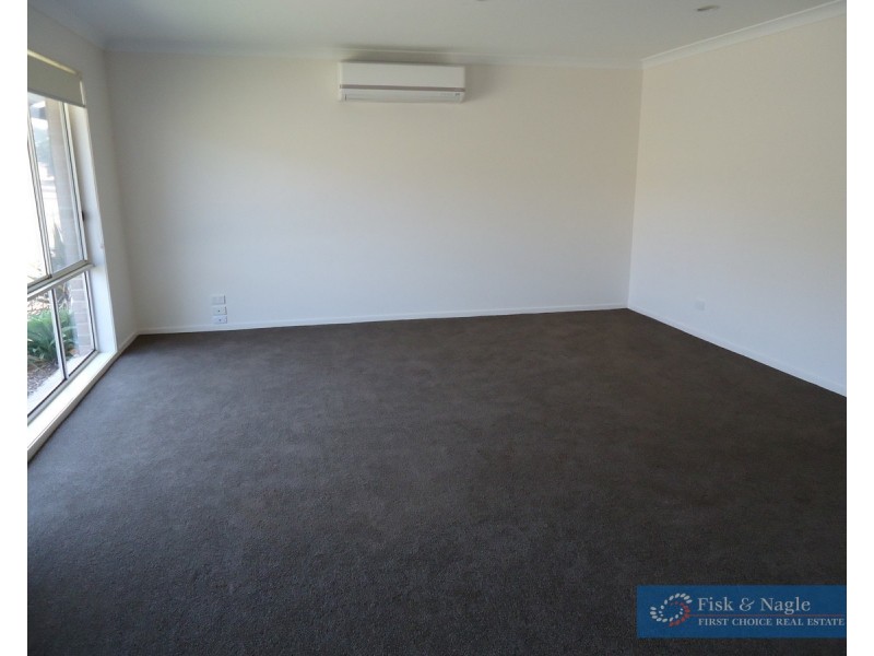 70 Glen Mia Drive, Bega NSW 2550