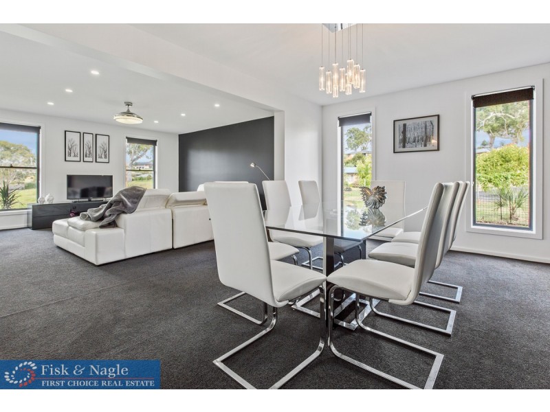 13 Glen Mia Drive, Bega NSW 2550