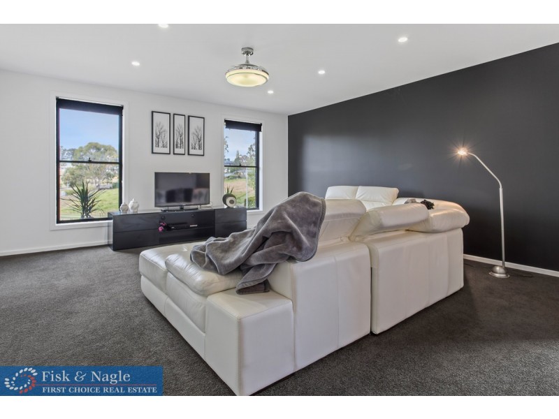 13 Glen Mia Drive, Bega NSW 2550