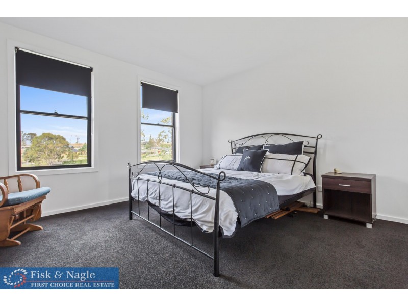 13 Glen Mia Drive, Bega NSW 2550