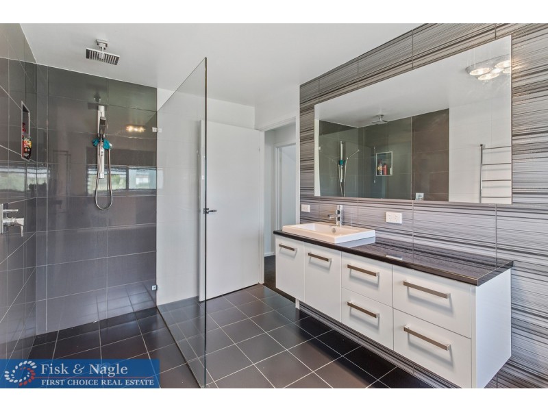 13 Glen Mia Drive, Bega NSW 2550