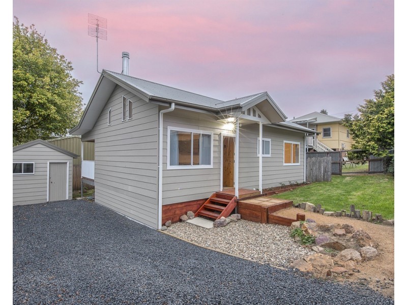 15 Gowing Avenue, Bega NSW 2550