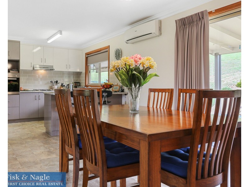 11 Wattle Place, Bega NSW 2550