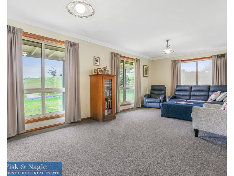 11 Wattle Place, Bega NSW 2550