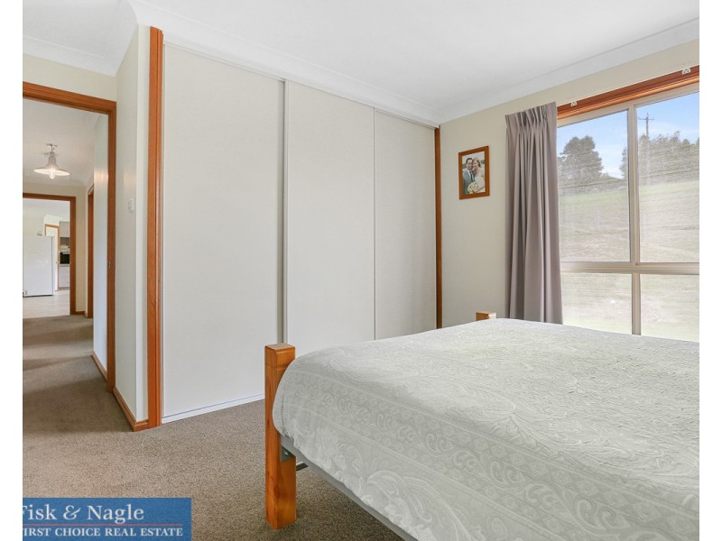 11 Wattle Place, Bega NSW 2550