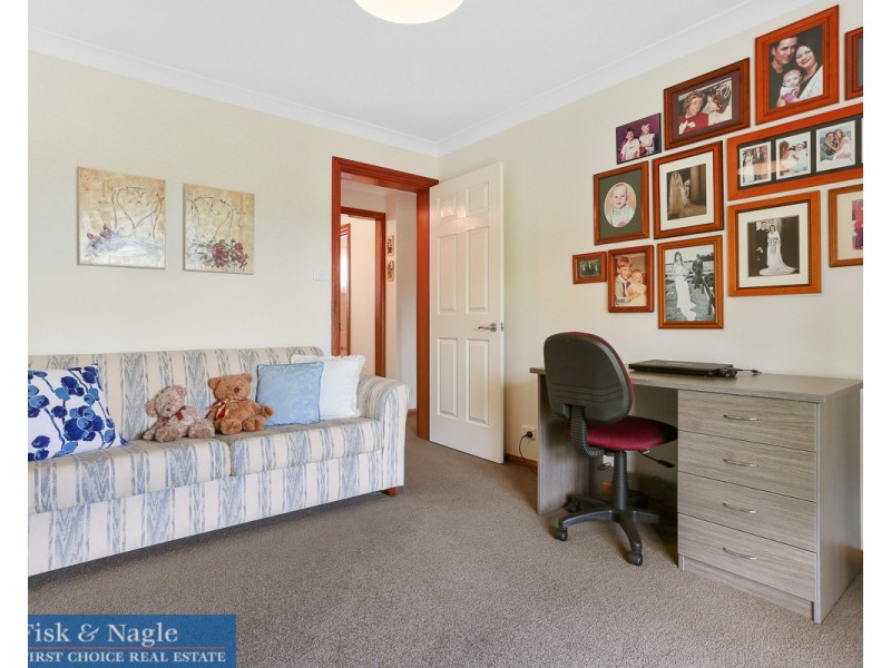 11 Wattle Place, Bega NSW 2550