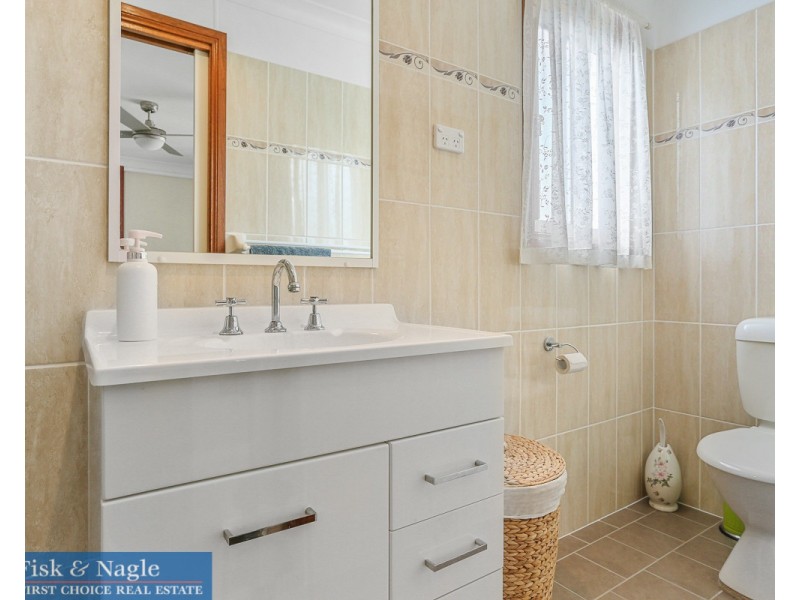 11 Wattle Place, Bega NSW 2550