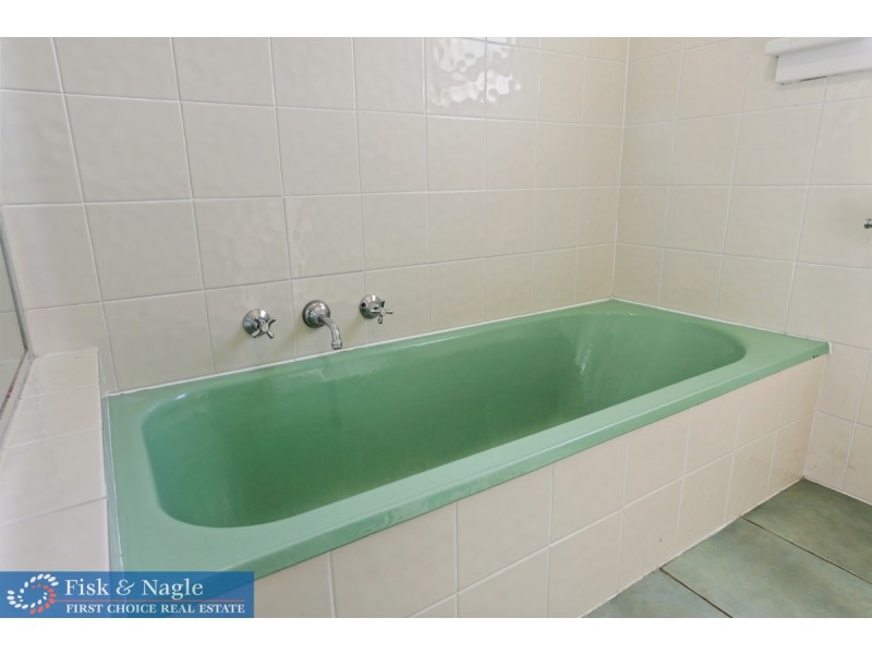 30 Eden Street, Bega NSW 2550