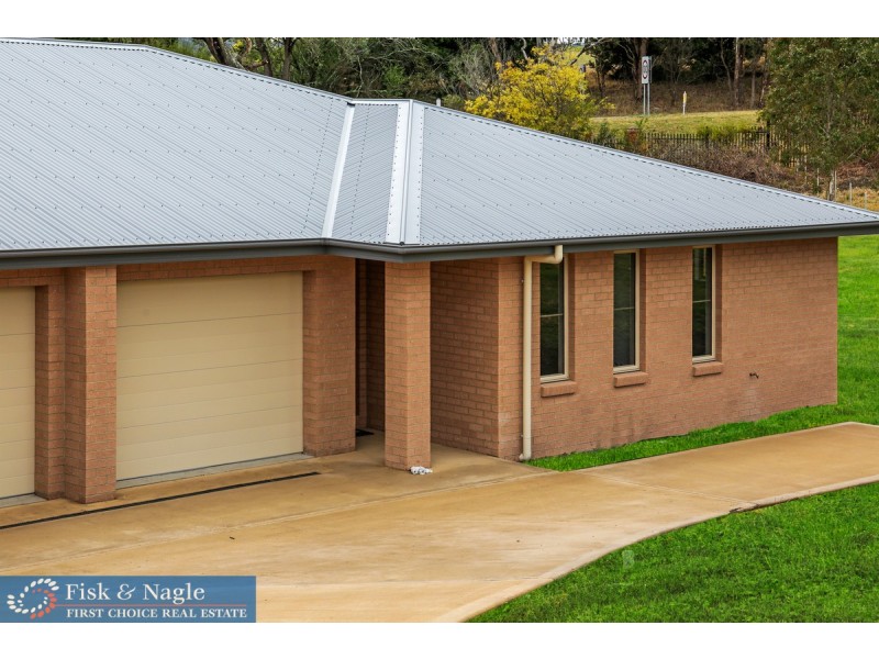 7b Denison Close, Bega NSW 2550