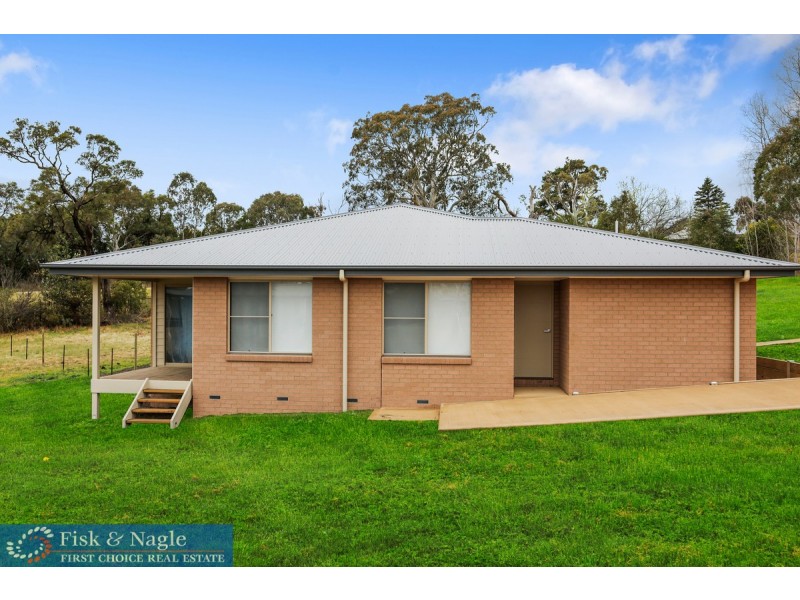 7b Denison Close, Bega NSW 2550