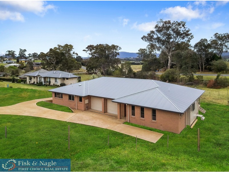 7b Denison Close, Bega NSW 2550