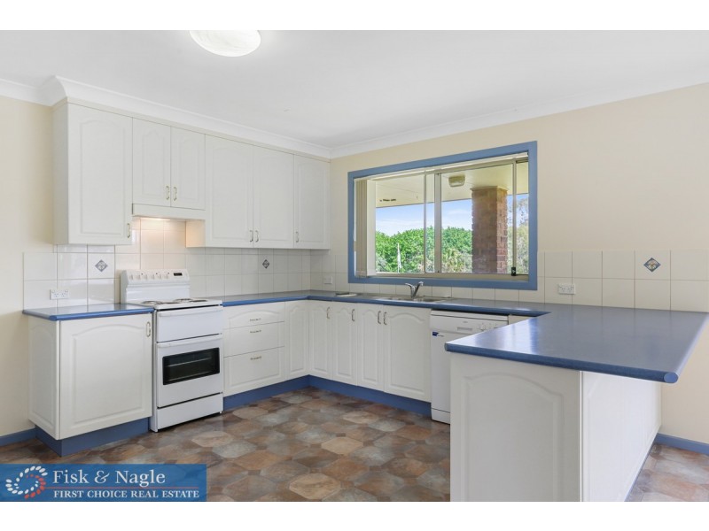 7 Hart Crescent, Bega NSW 2550