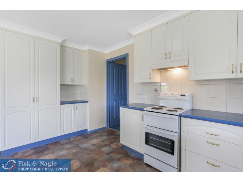 7 Hart Crescent, Bega NSW 2550