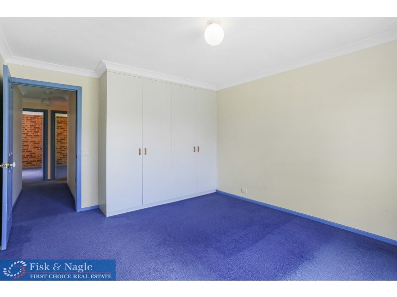 7 Hart Crescent, Bega NSW 2550