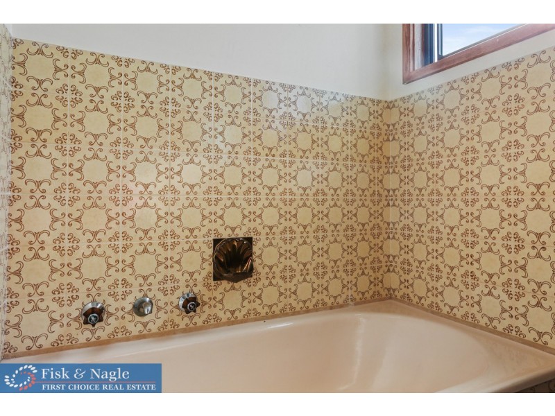 59 Valley Street, Bega NSW 2550