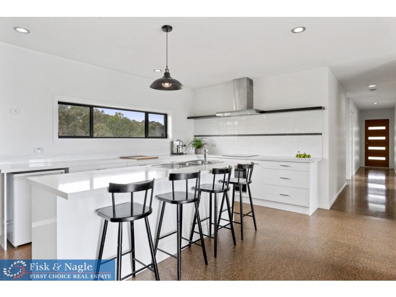 75 Wattle Place, Bega NSW 2550