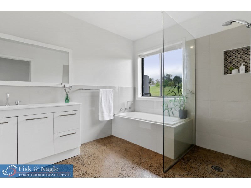 75 Wattle Place, Bega NSW 2550