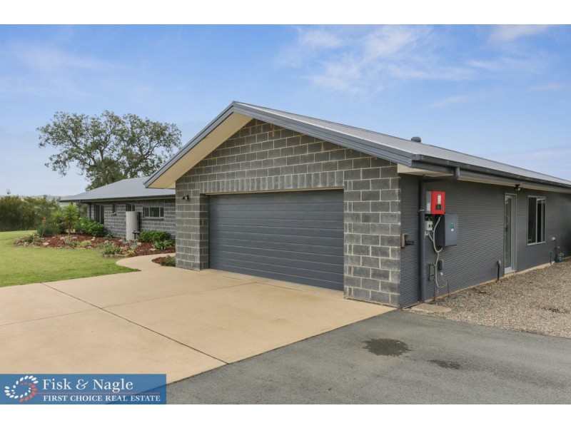 75 Wattle Place, Bega NSW 2550