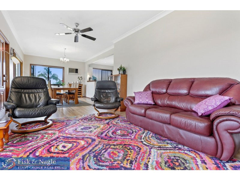 76 Ravenswood Street, Bega NSW 2550