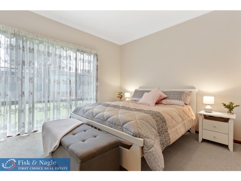 76 Ravenswood Street, Bega NSW 2550