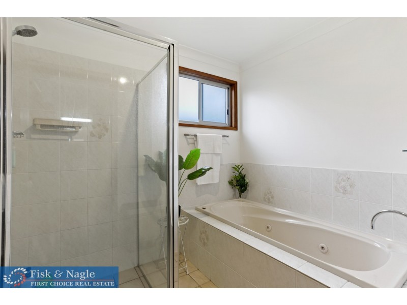 76 Ravenswood Street, Bega NSW 2550
