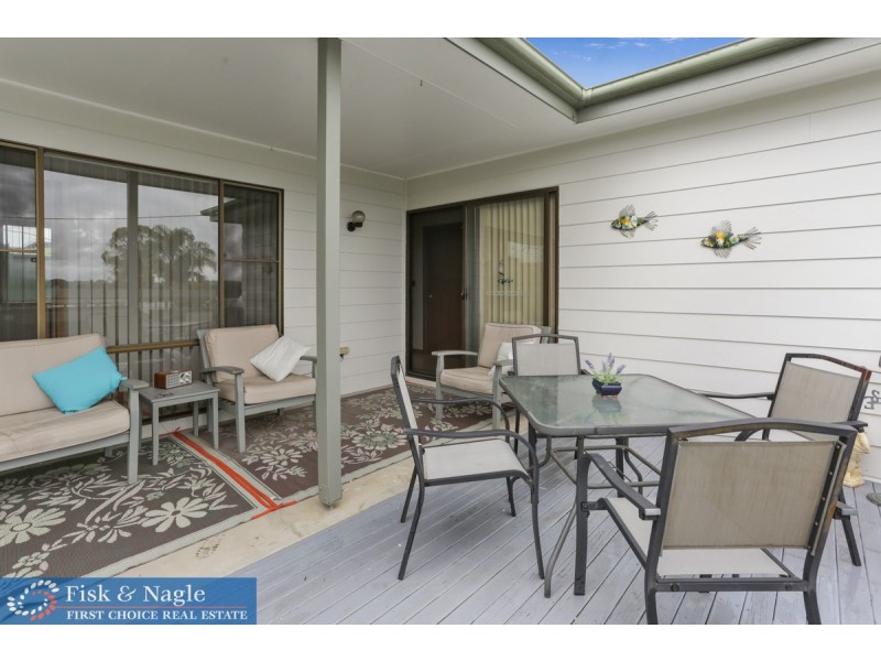76 Ravenswood Street, Bega NSW 2550
