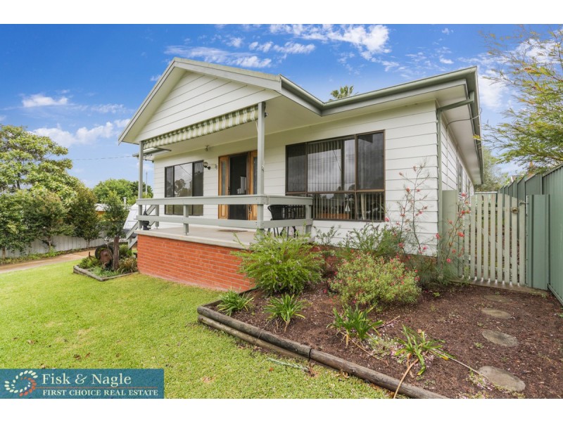 76 Ravenswood Street, Bega NSW 2550