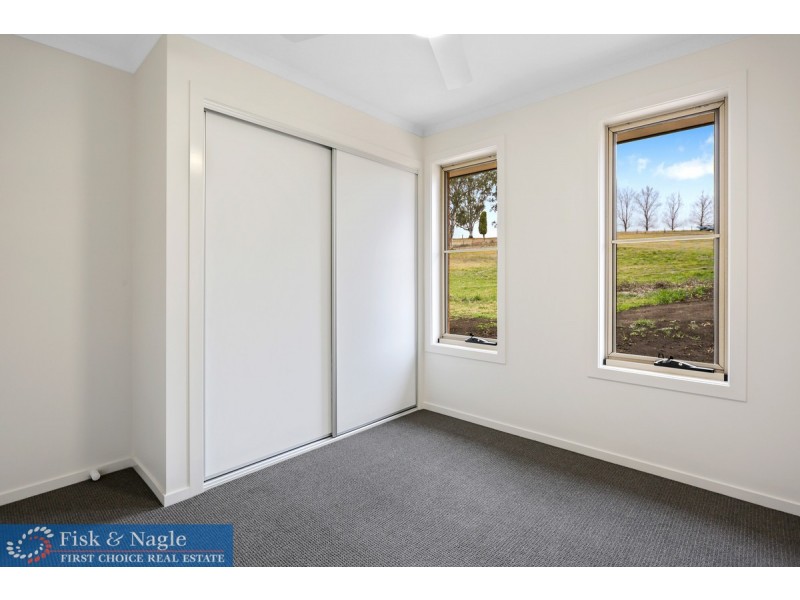 7b Denison Close, Bega NSW 2550