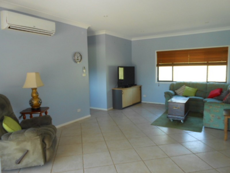 73 Mountview Close, Bega NSW 2550