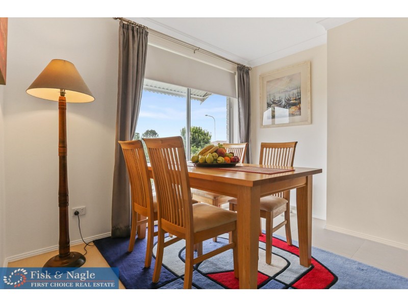 1 Goldberg Place, Bega NSW 2550