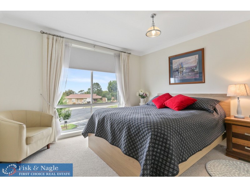 1 Goldberg Place, Bega NSW 2550