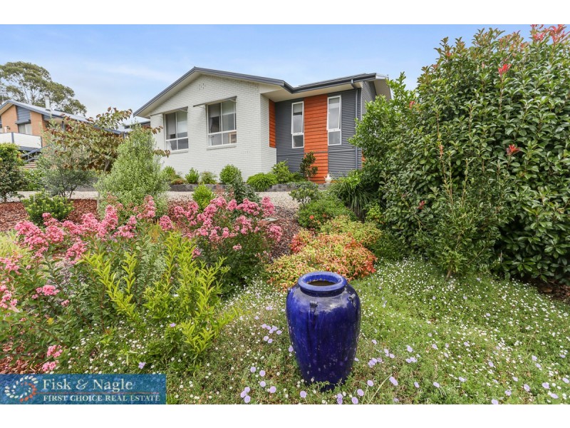 1 Goldberg Place, Bega NSW 2550