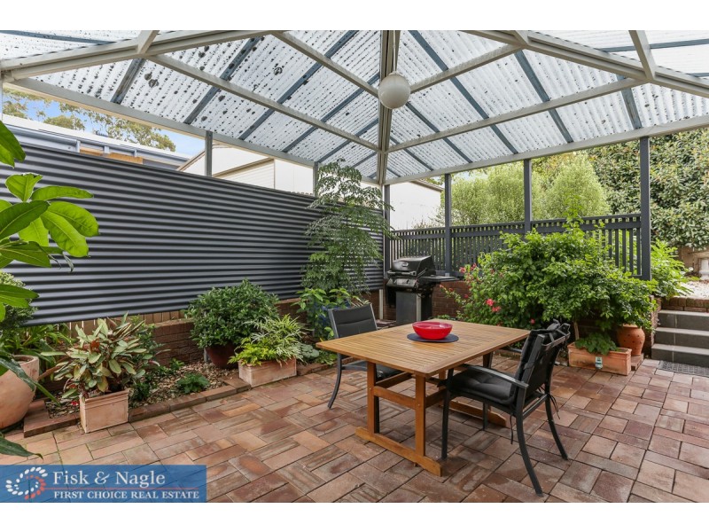 1 Goldberg Place, Bega NSW 2550