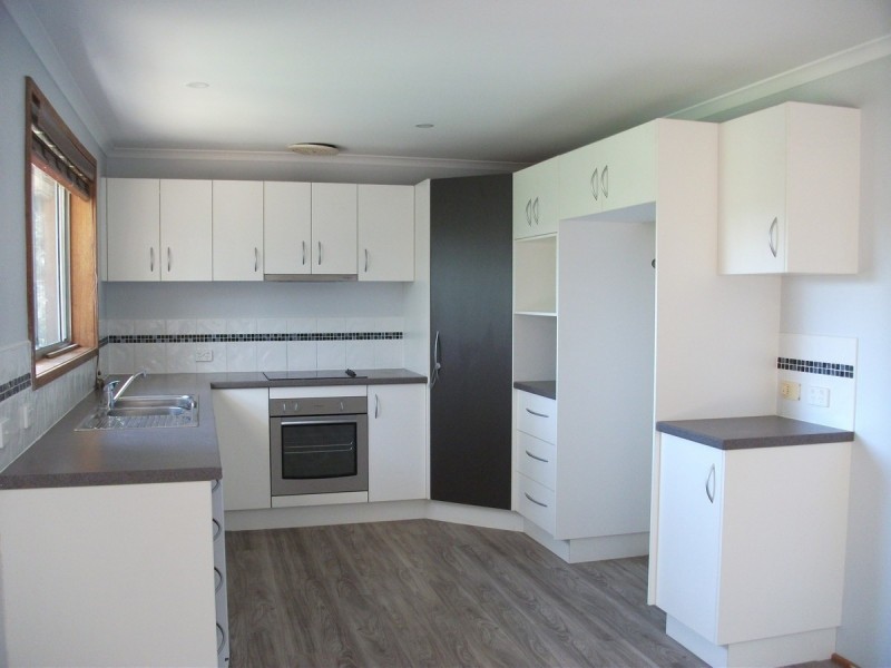 10 Gregory Way, Bega NSW 2550