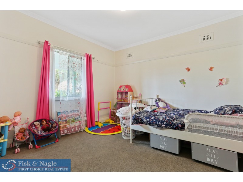 5 Heath Street, Bega NSW 2550