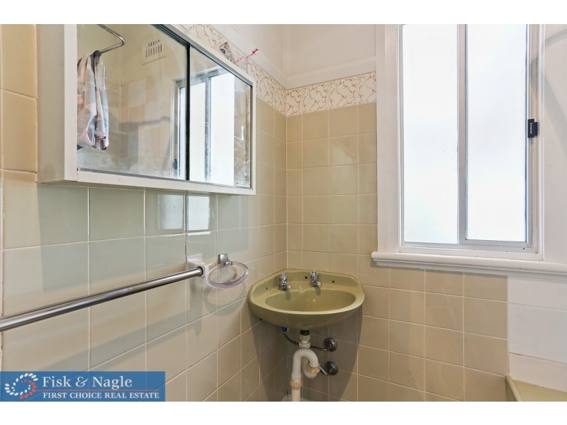 5 Heath Street, Bega NSW 2550