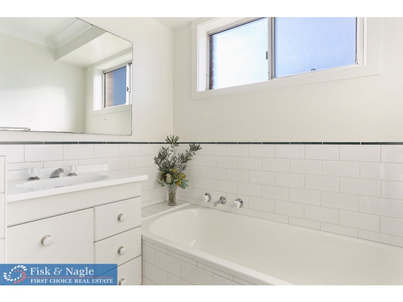 24 Laws Drive, Bega NSW 2550