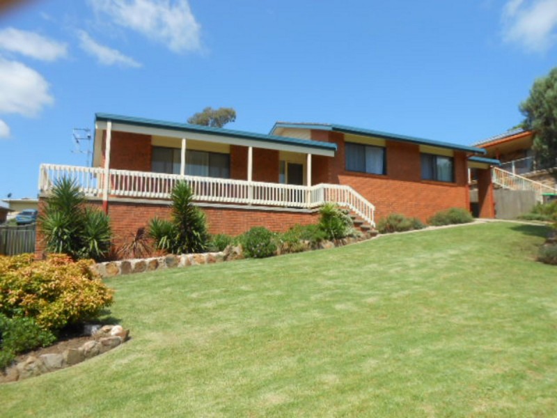 16 Laws Drive, Bega NSW 2550