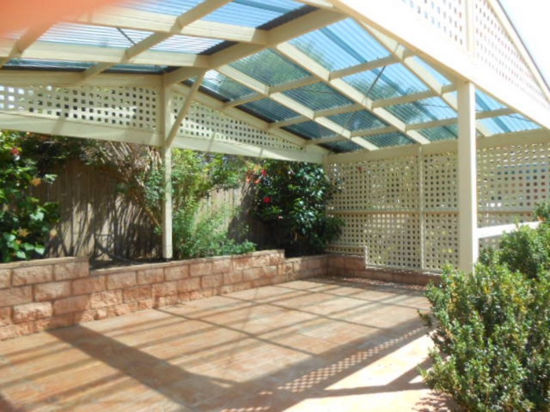 16 Laws Drive, Bega NSW 2550