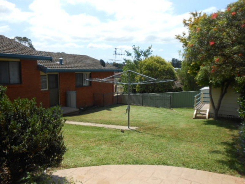 16 Laws Drive, Bega NSW 2550
