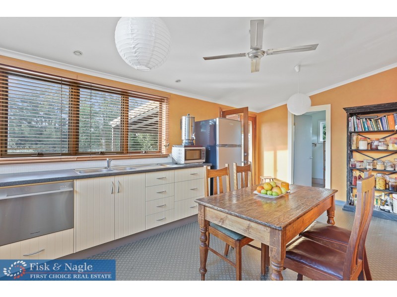 2 Gordon Street, Bega NSW 2550