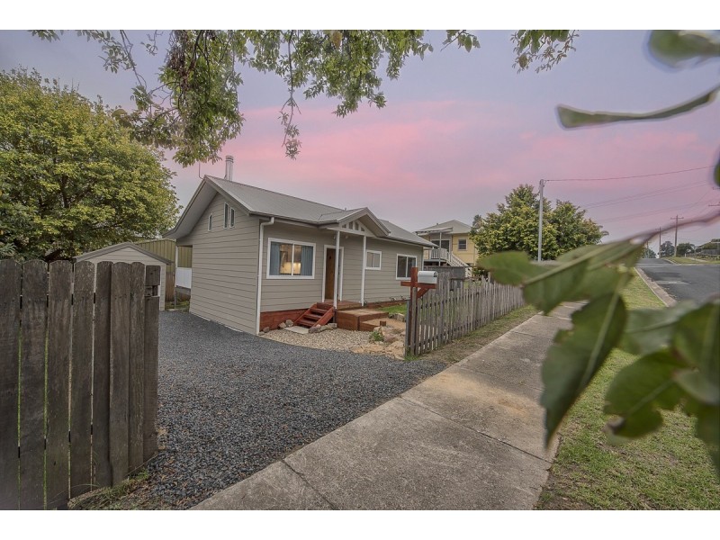 15 Gowing Avenue, Bega NSW 2550