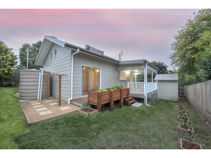 15 Gowing Avenue, Bega NSW 2550