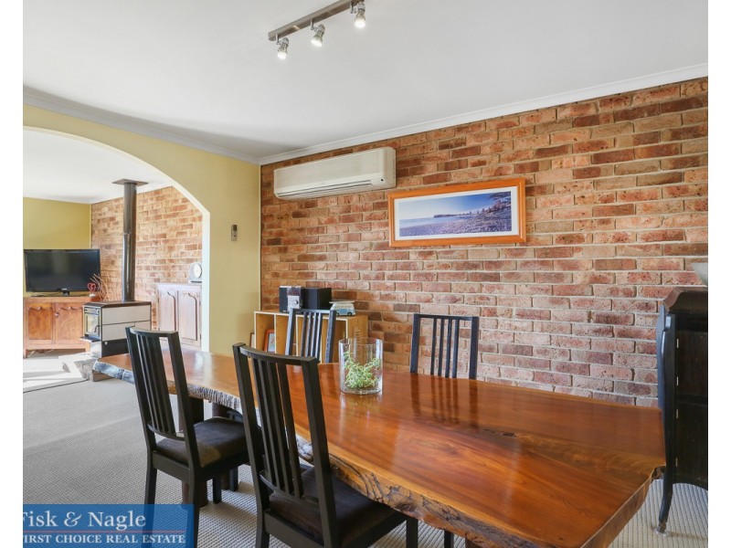 11 Hart Crescent, Bega NSW 2550