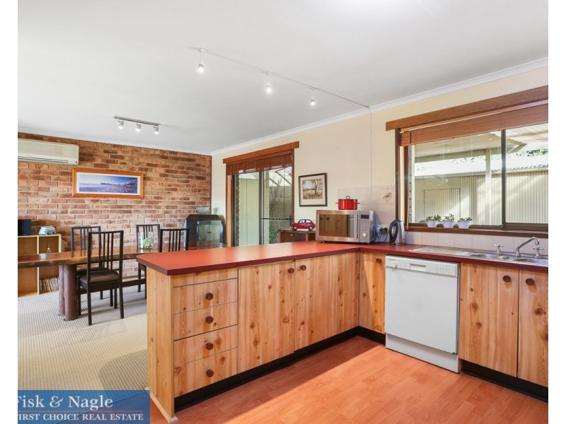11 Hart Crescent, Bega NSW 2550