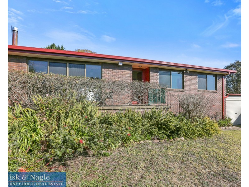 11 Hart Crescent, Bega NSW 2550