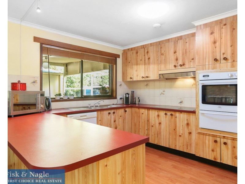 11 Hart Crescent, Bega NSW 2550